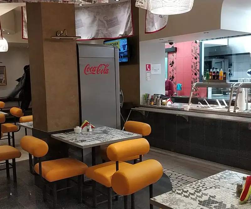 Sala z widokiem na ladę
